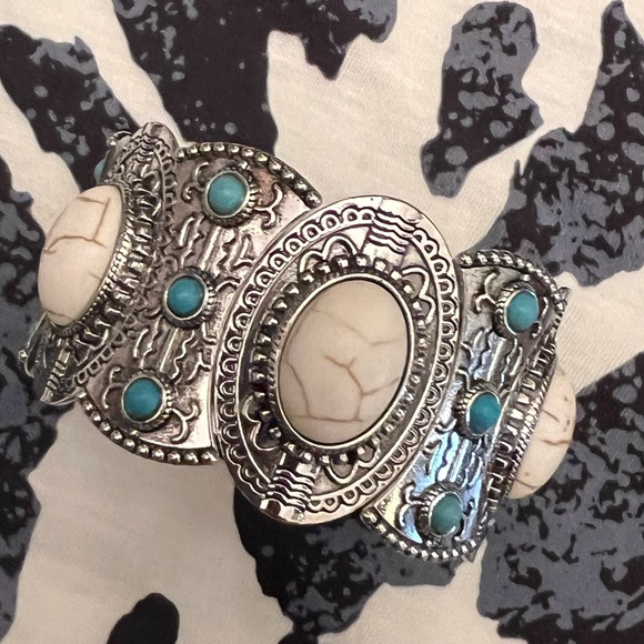 Bohemian Retro Elastic Women's Turquoise Bracelet Bangle - Picture 2 of 5